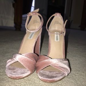 CRUSHED VELVET STEVE MADDEN HEELS